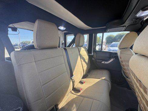 Used 2016 Jeep Wrangler Unlimited Sahara image 12