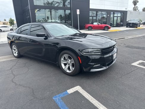 Used 2017 Dodge Charger SXT w/ Blacktop Package image 3