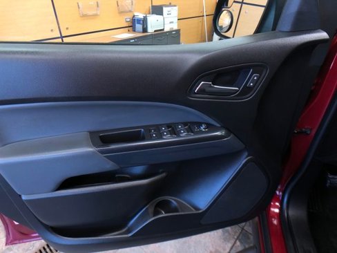 Used 2018 Chevrolet Colorado Z71 image 12