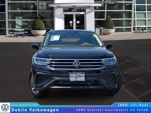 Certified 2022 Volkswagen Tiguan SE image 2