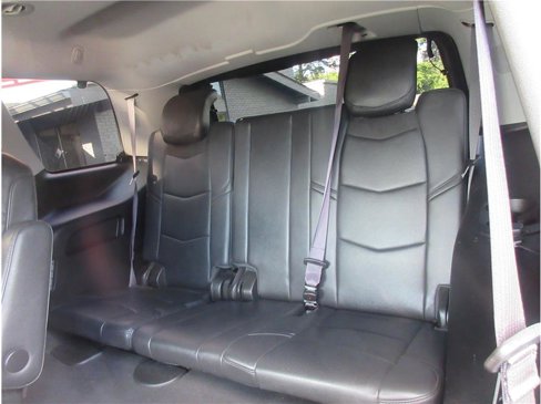 Used 2017 Cadillac Escalade Luxury image 30