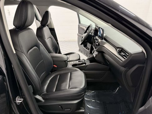 Used 2022 Ford Escape Titanium image 15