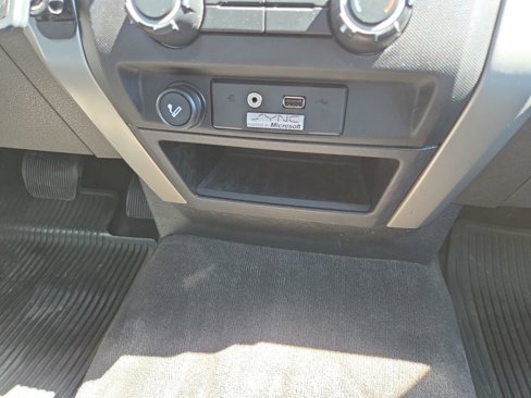 Used 2010 Ford F150 XLT image 38