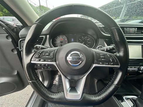 Used 2020 Nissan Rogue SV image 25