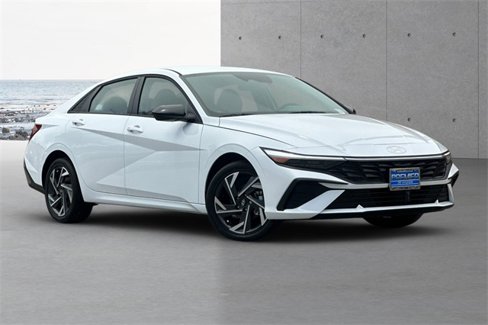 New 2025 Hyundai Elantra SEL image 1