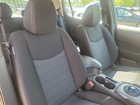 Certified 2023 Nissan Leaf S image 12