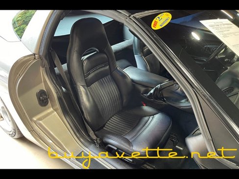 Used 2001 Chevrolet Corvette Coupe w/ Preferred Equipment Group2 image 20