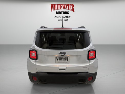 Used 2021 Jeep Renegade Latitude image 3