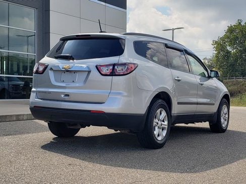 Used 2017 Chevrolet Traverse LS image 9