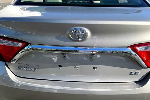 Used 2016 Toyota Camry LE image 30