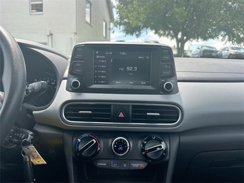 Used 2019 Hyundai Kona SE image 43