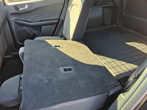 Used 2021 Ford Escape SE w/ SE Sport Appearance Package image 37