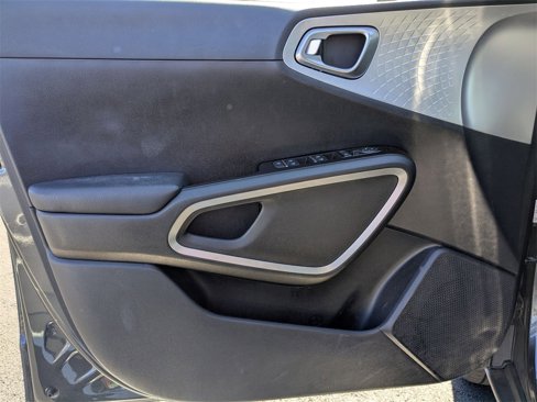 Used 2022 Kia Soul LX w/ Technology Package image 10