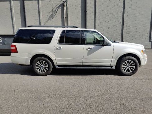 Used 2017 Ford Expedition EL XLT w/ Equipment Group 202A image 2