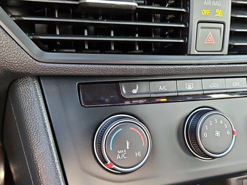 Certified 2024 Volkswagen Jetta Sport image 19