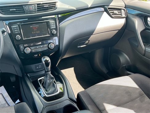 Used 2020 Nissan Rogue Sport SV image 21