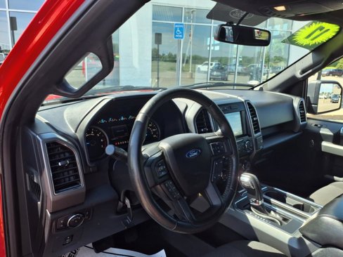 Used 2017 Ford F150 XLT image 12