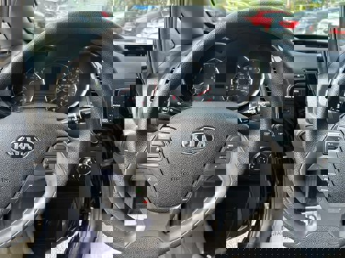 Used 2017 Kia Forte LX image 13