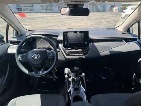 Used 2022 Toyota Corolla LE image 18