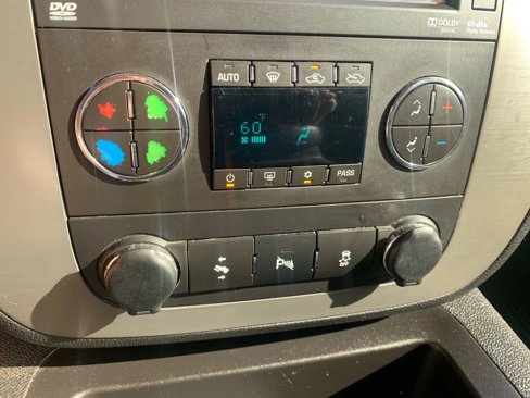 Used 2013 Chevrolet Avalanche LT image 23
