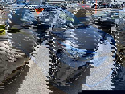 Used 2022 Toyota C-HR XLE image 2