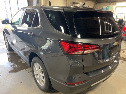 Used 2022 Chevrolet Equinox LT image 3