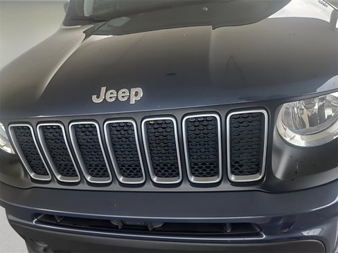 Used 2022 Jeep Renegade Latitude image 11