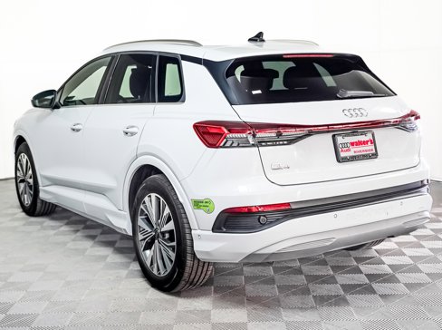 Used 2023 Audi Q4 e-tron Premium Plus w/ Premium Plus image 2