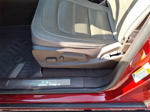 Used 2022 GMC Canyon Denali image 19