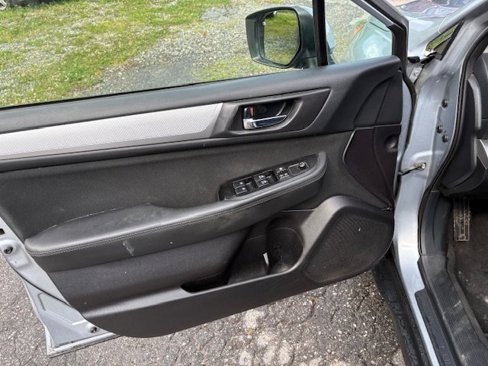 Used 2017 Subaru Outback 2.5i Premium image 9
