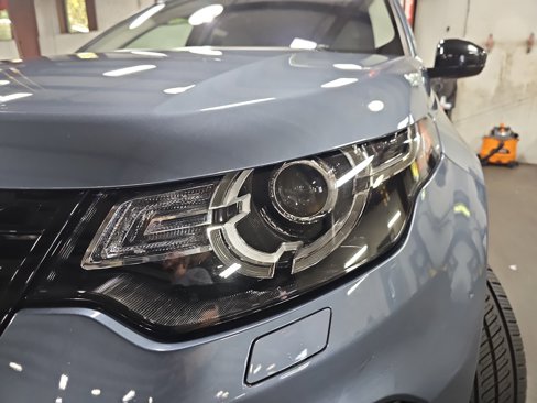 Used 2019 Land Rover Discovery Sport SE image 33