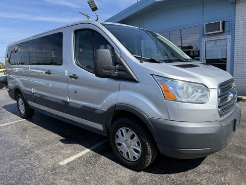 Used 2015 Ford Transit 350 XLT image 7