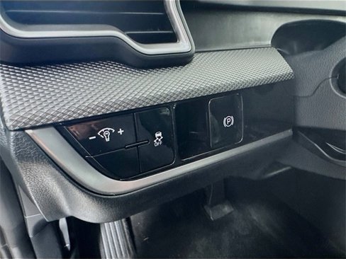 Used 2023 Kia Sportage LX image 10