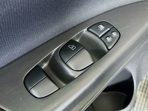 Used 2019 Nissan Sentra S image 19