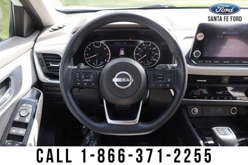 Used 2023 Nissan Rogue SV image 27