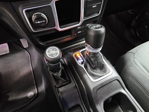 Used 2018 Jeep Wrangler Unlimited Sport image 18