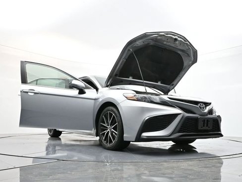 Used 2021 Toyota Camry SE image 41