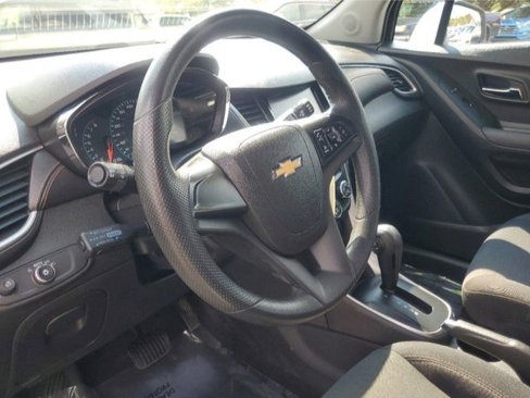 Used 2017 Chevrolet Trax LS image 14