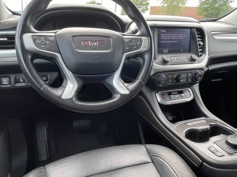 Used 2020 GMC Acadia SLT w/ Driver Alert Package II image 9