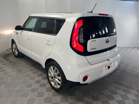 Used 2019 Kia Soul + image 5