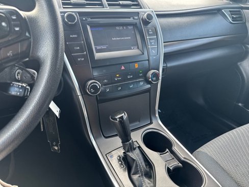 Used 2016 Toyota Camry LE image 20