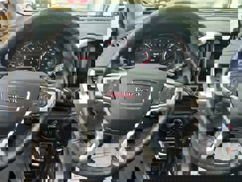 Certified 2024 GMC Terrain SLT image 21