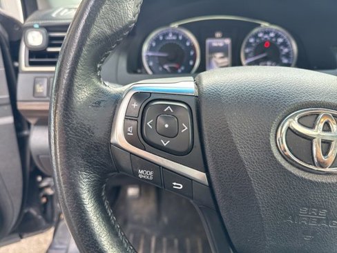 Used 2015 Toyota Camry image 12