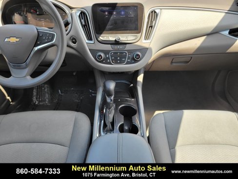 Used 2023 Chevrolet Malibu LT image 14