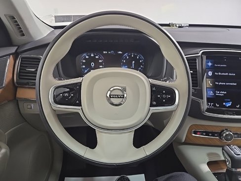 Used 2022 Volvo XC90 T6 Momentum w/ Climate Package image 9