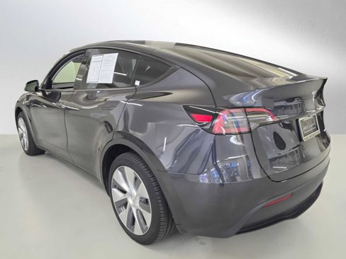 Used 2024 Tesla Model Y Long Range image 5