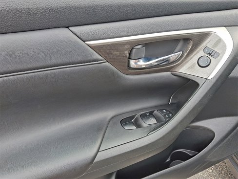 Used 2015 Nissan Altima 2.5 SL w/ Technology Package image 12