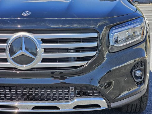 New 2025 Mercedes-Benz GLB 250 image 9