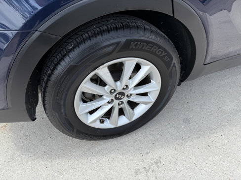 Used 2019 Kia Sorento FWD V6 image 14
