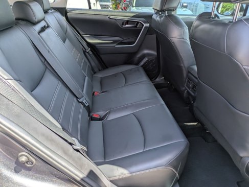 Used 2021 Toyota RAV4 XLE Premium image 23